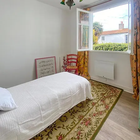 4 Bedroom In Le Château-dʼOléron