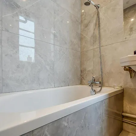 Appartamento 4 Bedroom In